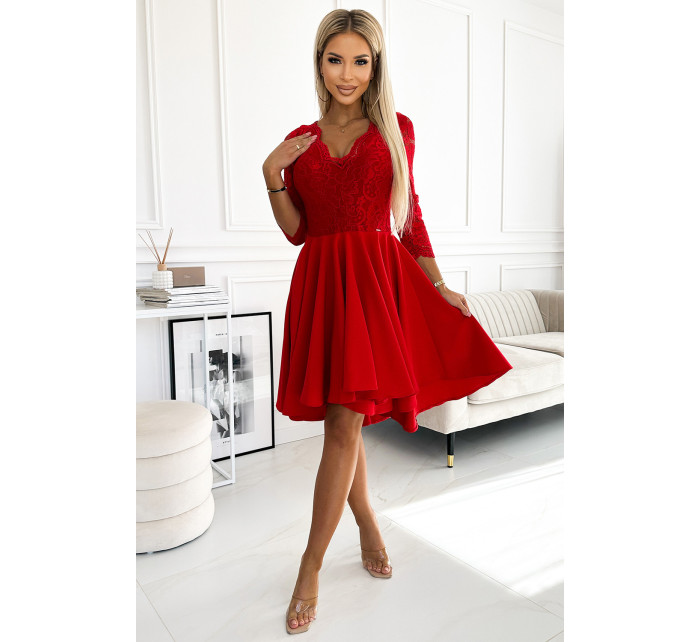 NICOLLE - Červené dámske šaty s čipkovým výstrihom a dlhším zadným dielom 210-16