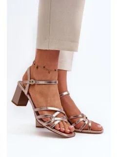 Sandále na podpätku model 195745 Krok vo veľkom štýle