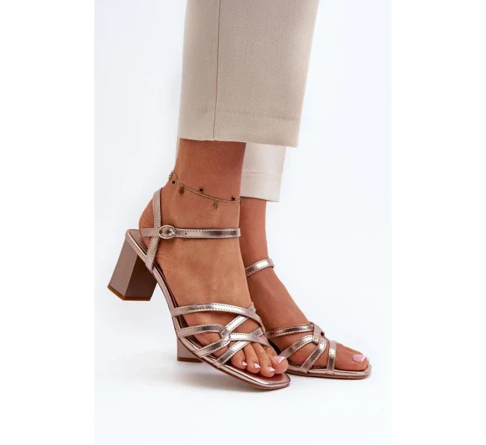 Sandále na podpätku model 195745 Krok vo veľkom štýle