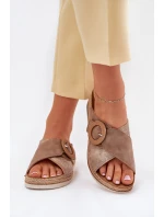 Klapki Damskie Na Koturnie Z Ozdobną Klamrą Inblu RV000012 Brązowe