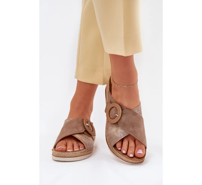 Klapki Damskie Na Koturnie Z Ozdobną Klamrą Inblu RV000012 Brązowe