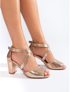 Praktické sandále dámske zlaté na širokom podpätku