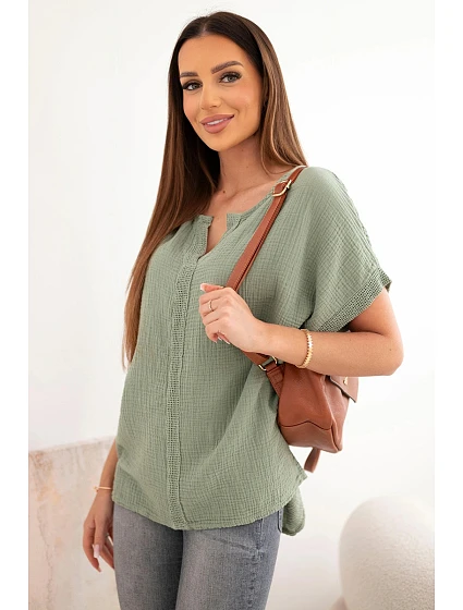 Dámská bavlněná oversize halenka s výstřihem do V a krajkou khaki
