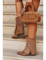 Dámské zimní kozačky s lemem  Béžové model 21708519 - VINCEZA