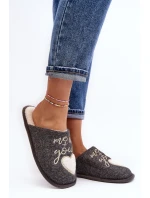 Dámské klasické pantofle s šedé model 21641348 - Boto Dámské klasické pantofle s šedé model 21641348 - Boto