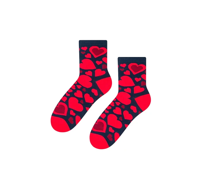 Dámské ponožky model 14559108 Srdce - Steven Dámské ponožky model 14559108 Srdce - Steven