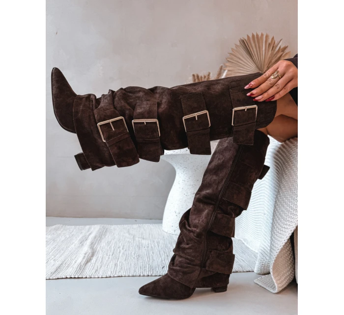 Dámské kozačky na podpatku s ohnutým horním lemem a zlatými sponami Eco semiš čokoládové Isavelle