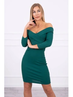 Priliehavé šaty s výstrihom do V v zelenej farbe