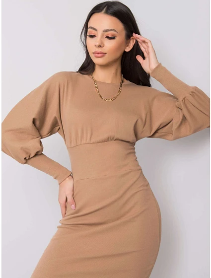 RUE PARIS Tmavě béžové model 15866597 šaty - FPrice RUE PARIS Tmavě béžové model 15866597 šaty - FPrice