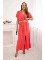 Dlouhé šaty s ozdobným páskem Růžový neon