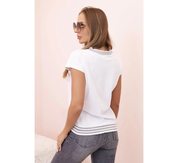 Dámská bavlněná blůza s výstřihem do V a potiskem bílá