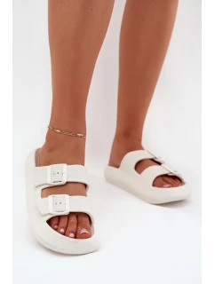 Dámské Pěnové Pantofle S Přezkami model 21704133 Bílé - VINCEZA