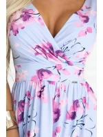 425-14 MATILDE Blinkered midi šaty s obálkovým výstrihom a krátkymi rukávmi - modré s ružovými kvetmi 425-14 MATILDE Blinkered midi šaty s obálkovým výstrihom a krátkymi rukávmi - modré s ružovými kvetmi