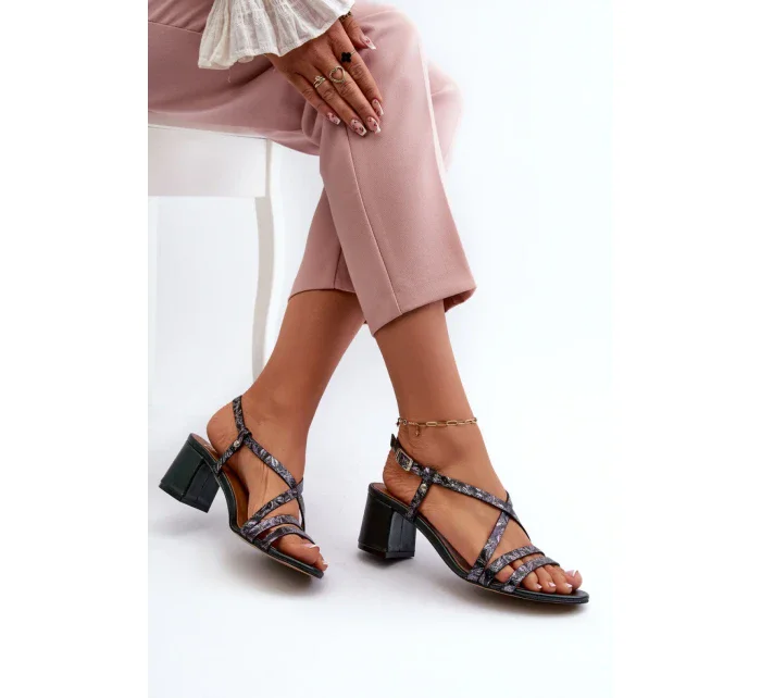 Sandále na podpätku model 198794 Vykročte štýlovo