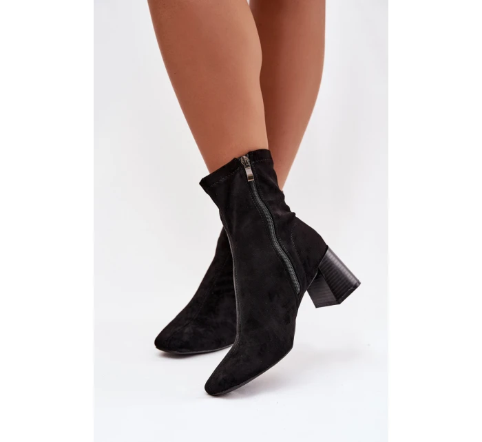 Topánky na podpätku model 221123 Krok vo veľkom štýle