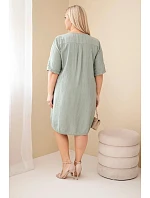 Dámske šaty z viskózy v nadmernej veľkosti s krátkymi rukávmi a výstrihom do V v khaki farbe