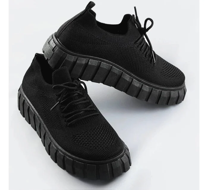 Černé ažurové šněrovací boty model 17287300 Černé ažurové šněrovací boty model 17287300