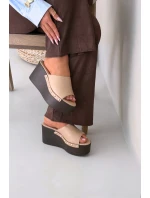 Dámské nazouváky na platformě s béžové model 21918817 - Boto