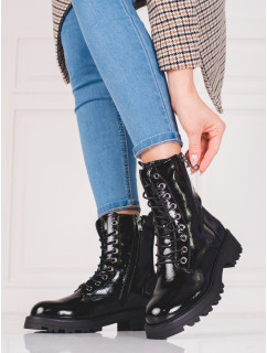 Trendy dámske členkové topánky čierne na plochom podpätku