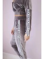 Velúrová súprava s nápisom Queen grey