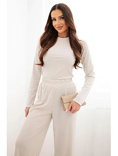 Dámsky viskózový komplet s blúzkou a širokými nohavicami svetlo béžovej farby