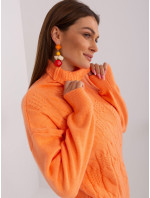 Svetlo oranžový sveter s dlhým rukávom