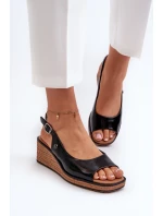 Dámské lakované sandály na platformě model 21657324 Černé - SERGIO LEONE