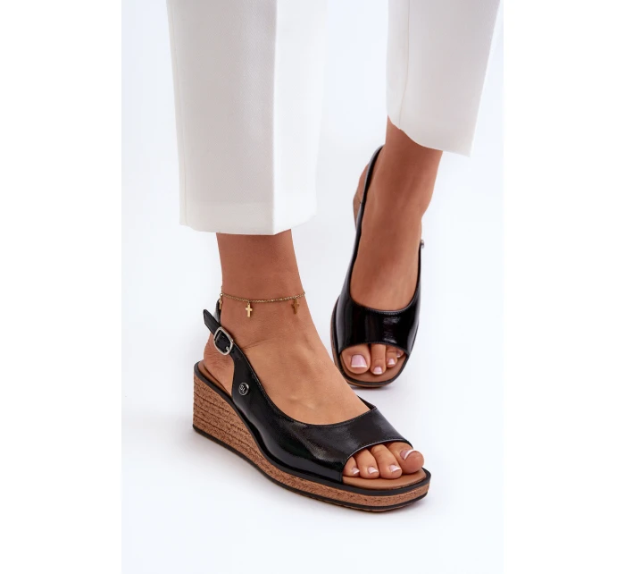 Dámské lakované sandály na platformě model 21657324 Černé - SERGIO LEONE