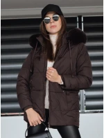 Dámská zimní prošívaná bunda s kapucí hnědá Dstreet model 21993708 - FashionStreet Dámská zimní prošívaná bunda s kapucí hnědá Dstreet model 21993708 - FashionStreet