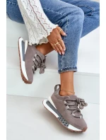 Semišové dámské sneakersy na platformě s šněrováním Artiker šedé model 21671668 - Boto Semišové dámské sneakersy na platformě s šněrováním Artiker šedé model 21671668 - Boto