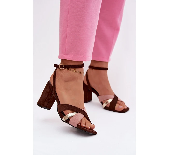 Sandále na podpätku model 226335 Vykročte štýlovo