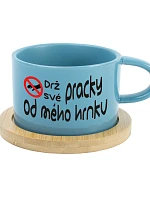 HOLD YOBS BY MY BREAD - modrý hrnček s makrónkou 200 ml
