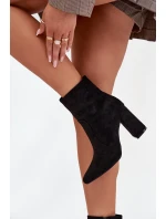 Zateplené dámské boty na podpatku z eko semiše černé model 21710237 - Boto Zateplené dámské boty na podpatku z eko semiše černé model 21710237 - Boto