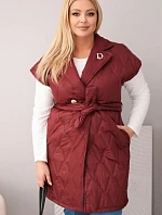 Dámska prešívaná vesta s opaskom a golierom Plus Size Plum