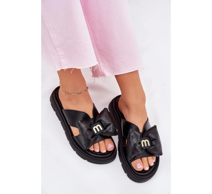 Skórzane Klapki Damskie Na Platformie Z Kokardą CheBello 4647 Czarne