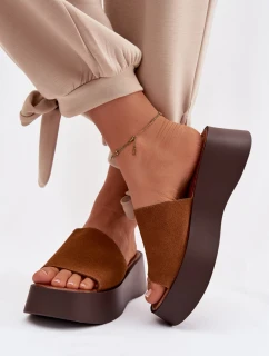 Dámské pantofle na platformě Camel model 21951460 - Boto