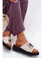 Kožené semišové dámské pantofle s ozdobou na platformě Vinceza 66942 béžové