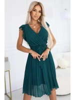 Plisované šaty s výstřihem a volánky model 21138303 - numoco