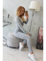 Súprava s riasením na blúzke šedej farby