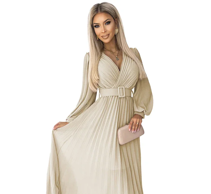 KLARA Béžové dámské plisované šaty s opaskem a výstřihem model 18462563 - numoco basic KLARA Béžové dámské plisované šaty s opaskem a výstřihem model 18462563 - numoco basic