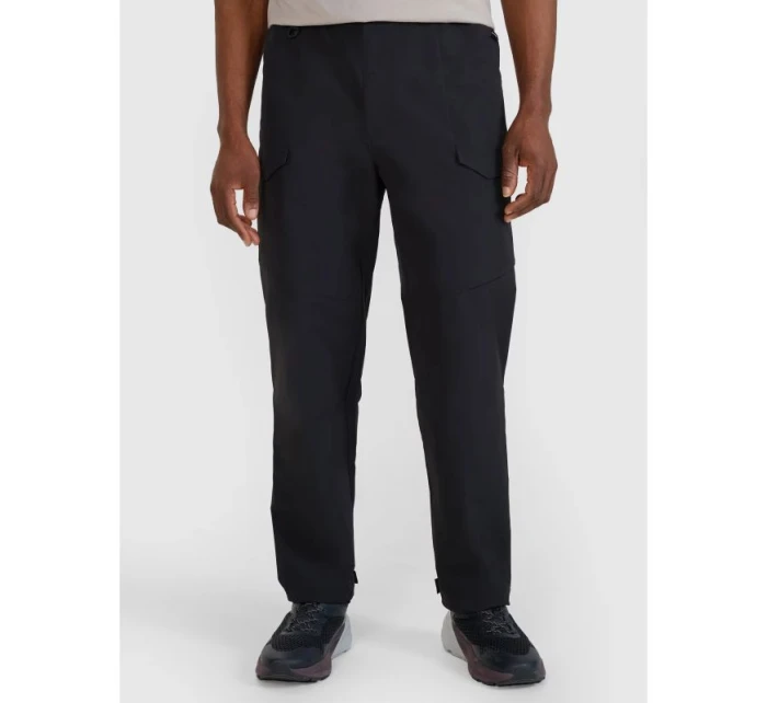 Pánske voľnočasové nohavice 4F 4FWSS25TTROM0998-20S Pánske voľnočasové nohavice 4F 4FWSS25TTROM0998-20S