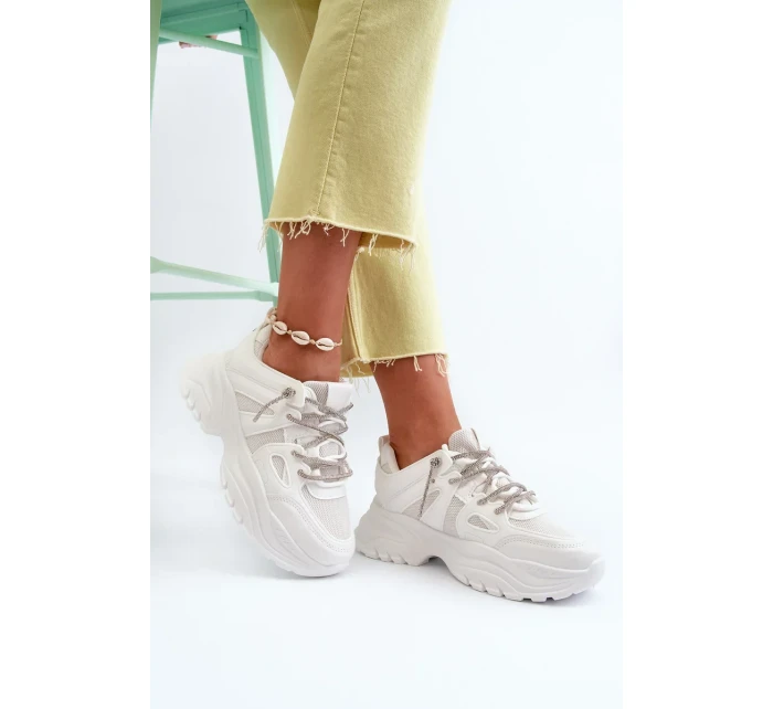 Dámske tenisky na pevnej podrážke s ozdobným šnurovaním biela Relissa Dámske tenisky na pevnej podrážke s ozdobným šnurovaním biela Relissa