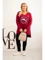 Dámska blúzka s dlhším zadným dielom a potlačou bordovej farby