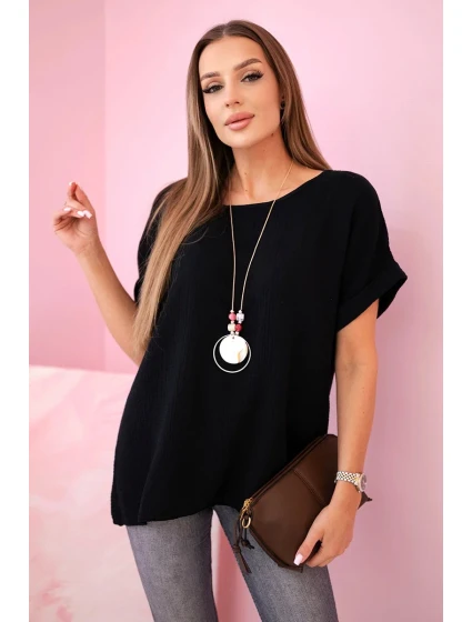 Mušelínová blúzka s náhrdelníkom čierna