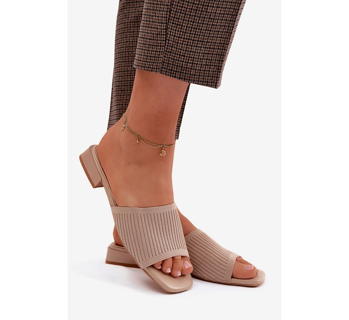 Materiálové dámské pantofle na plochém podpatku tmavě béžové model 22122687 - Boto