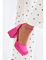 Sandály na podpatku s saténovým povrchem Fuksie Calistae