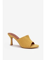 Dámské pantofle na z eko semiše žluté model 21918740 - Boto