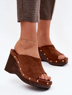 Dámské sandály na platformě z imitace semiše zlaté Camel model 22125747 - Boto