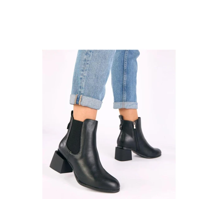 Topánky na podpätku model 221631 Solea