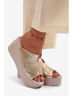 Dámské pantofle z pravé kůže na platformě Vinceza 95392 Zlaté